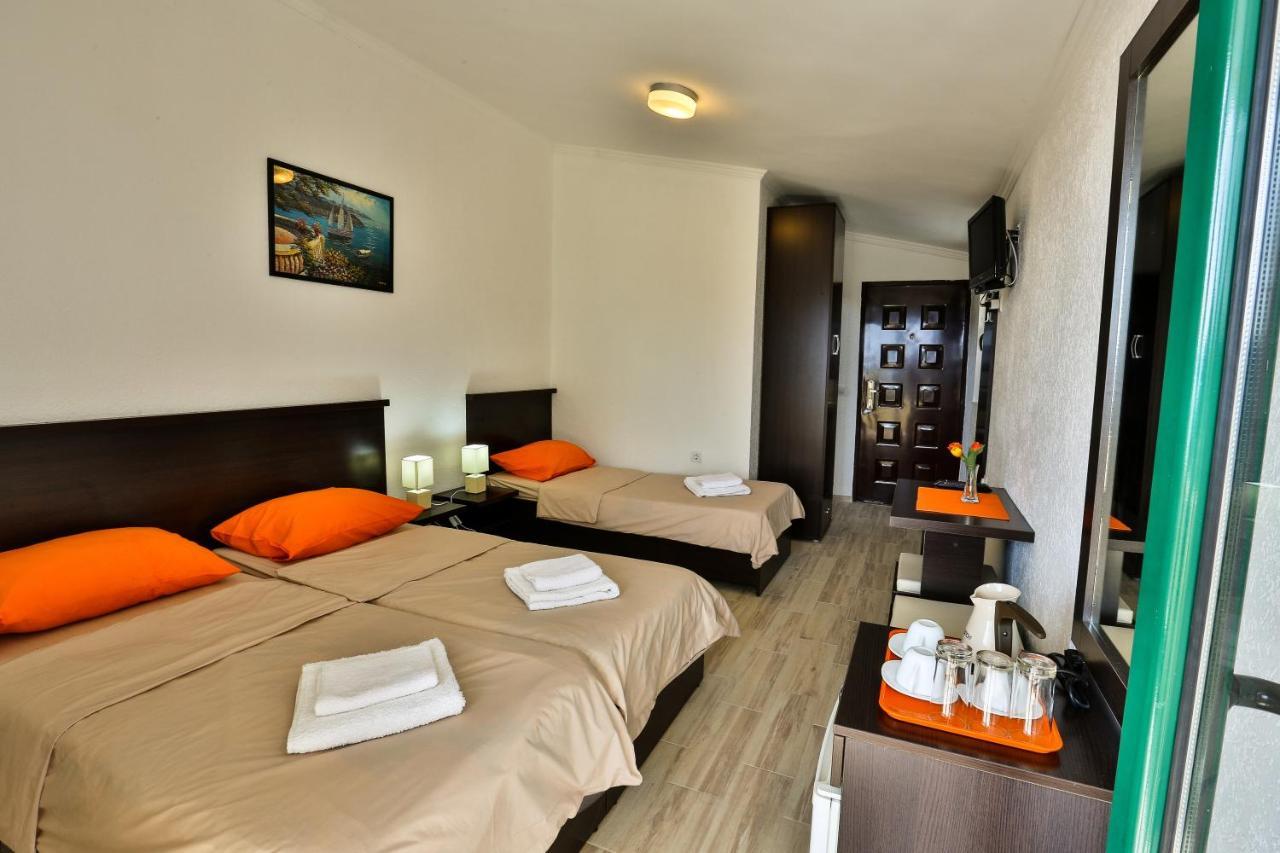 Hotel Adriana บาร์ ภายนอก รูปภาพ